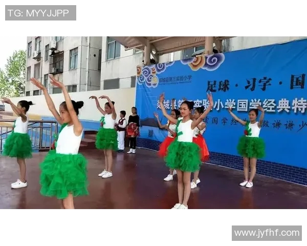 刘娜畅谈足球生涯背后的故事与成长历程 刘娜畅谈足球生涯背后的故事与成长历程